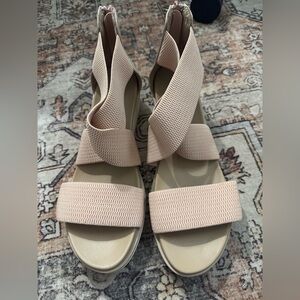 Mia Amore Blush wedge Women's Sandals 10